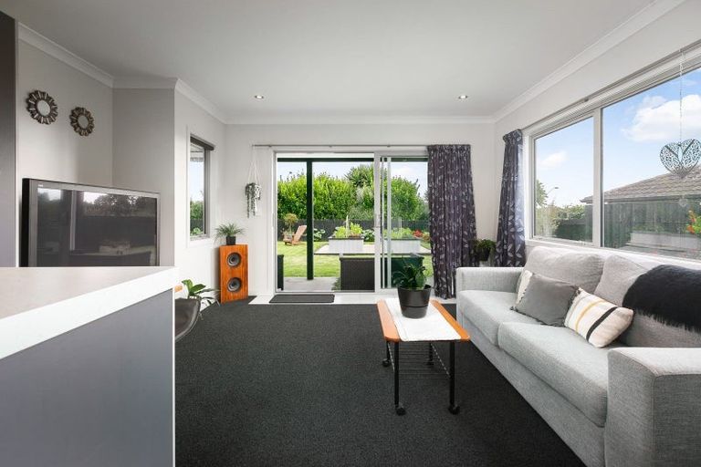 Photo of property in 12 Haden Place, Omokoroa, 3114