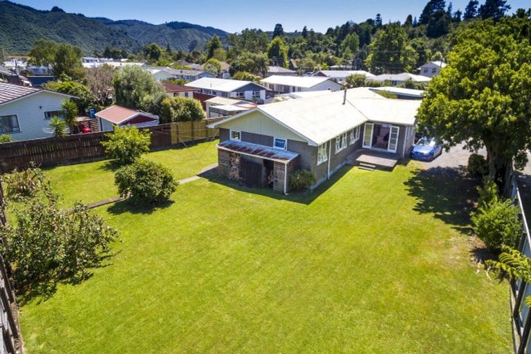Photo of property in 28 Moeraki Road, Maoribank, Upper Hutt, 5018