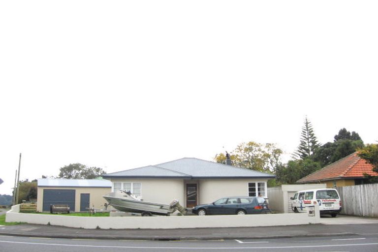 Photo of property in 32 Huatoki Street, Vogeltown, New Plymouth, 4310