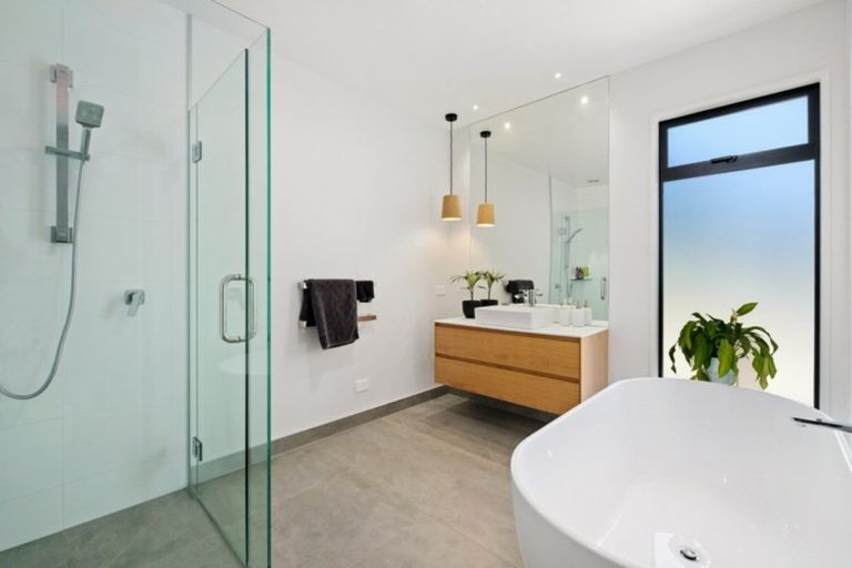 Photo of property in 57 Minaret Ridge, Wanaka, 9305