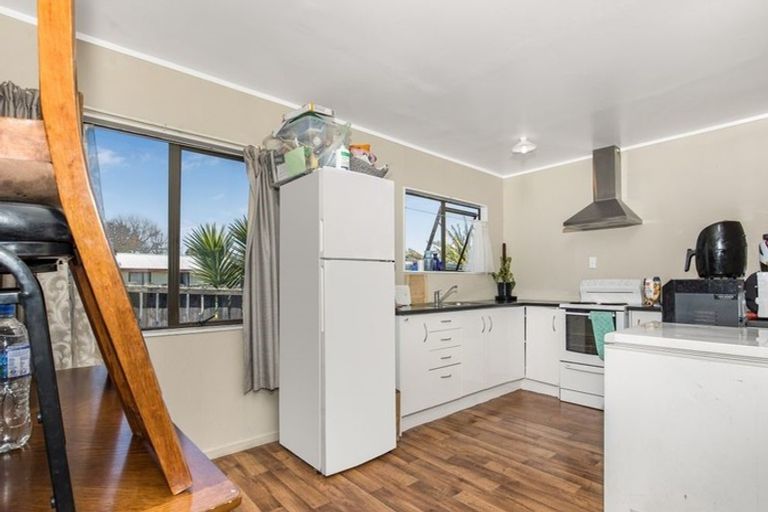 Photo of property in 1/15 Barneys Farm Road, Clendon Park, Auckland, 2103
