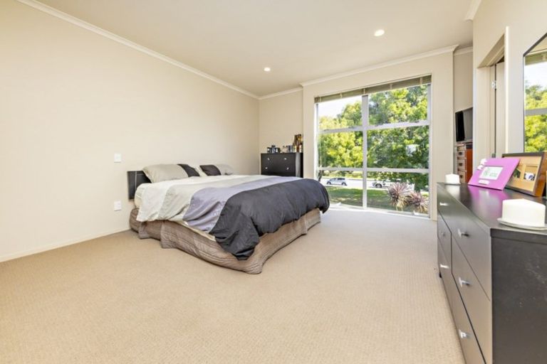 Photo of property in 24 Willow Camp Road, Takanini, 2112