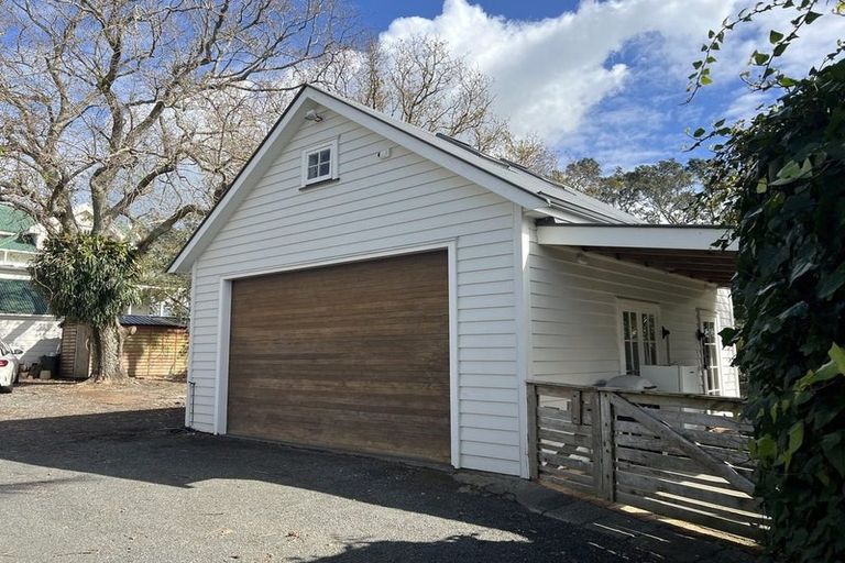 Photo of property in 19 Lake Road, Devonport, Auckland, 0624