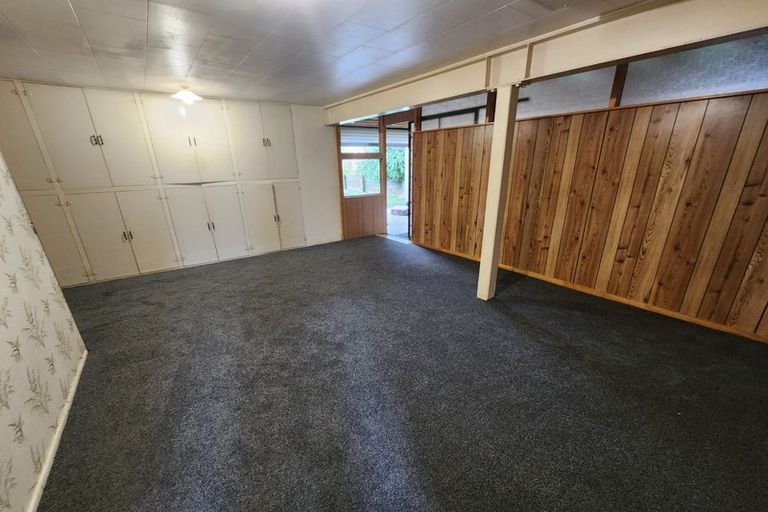 Photo of property in 8 Hillary Heights Avenue, Glendene, Auckland, 0602