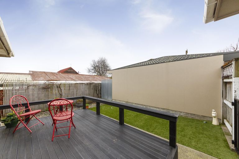 Photo of property in 7 Saint Albans Avenue, Hokowhitu, Palmerston North, 4410