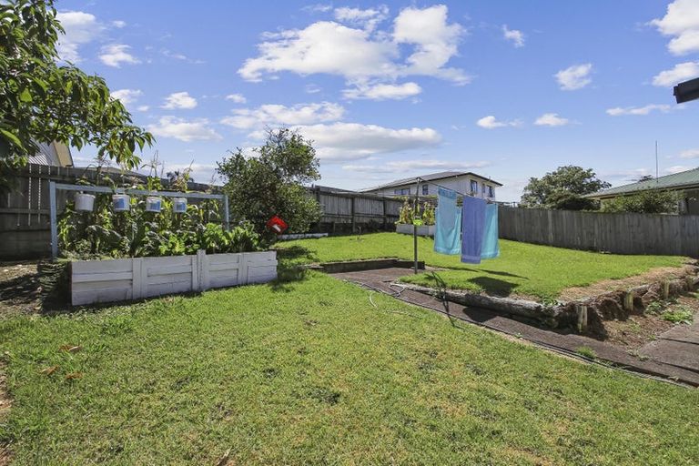 Photo of property in 10 Valencia Place, Manurewa, Auckland, 2102