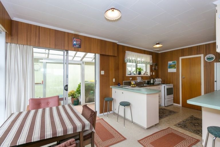 Photo of property in 3 Findlay Street, Moturoa, New Plymouth, 4310