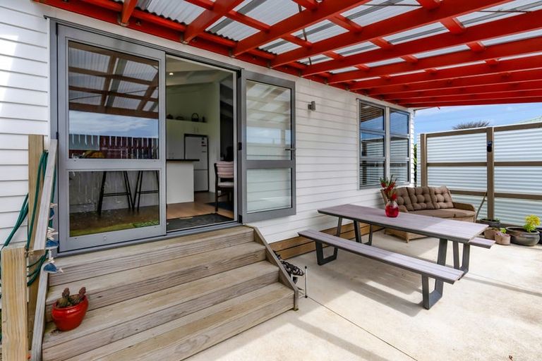 Photo of property in 11 Tasman Street, Opunake, 4616