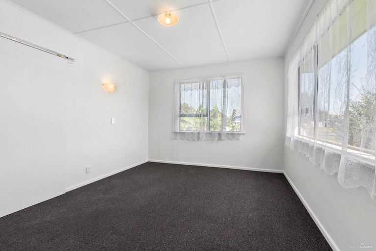 Photo of property in 3 Dreadon Road, Manurewa, Auckland, 2102