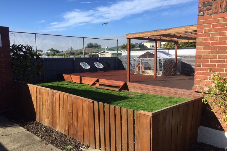 Photo of property in 253 Macandrew Road, Forbury, Dunedin, 9012