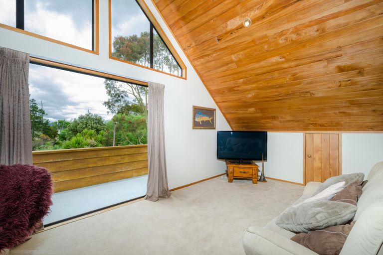 Photo of property in 131a Edmonton Road, Te Atatu South, Auckland, 0610