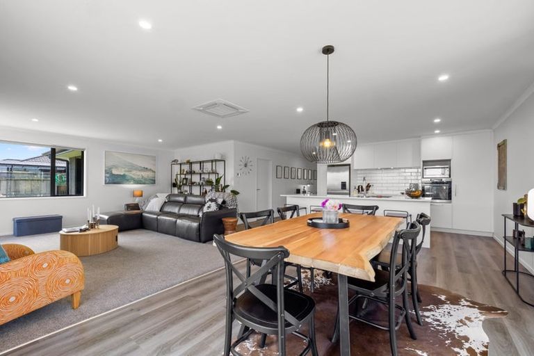 Photo of property in 18 Piharau Crescent, Hurdon, New Plymouth, 4310