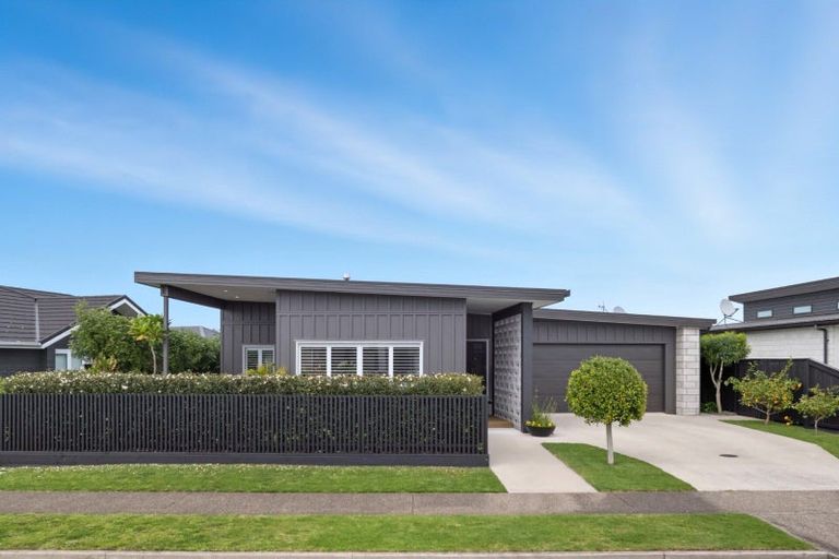 Photo of property in 6 Kahuparere Crescent, Pyes Pa, Tauranga, 3112