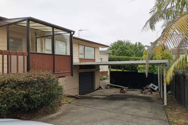 Photo of property in 49 Lavery Place, Sunnynook, Auckland, 0632