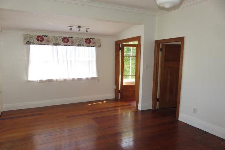 Photo of property in 9 Trafalgar Street, Johnsonville, Wellington, 6037