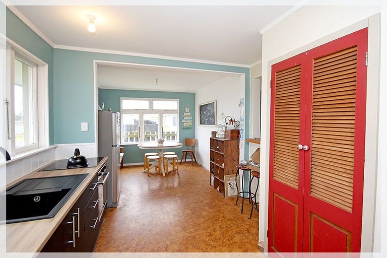 Photo of property in 19 Linklater Avenue, Foxton Beach, Foxton, 4815