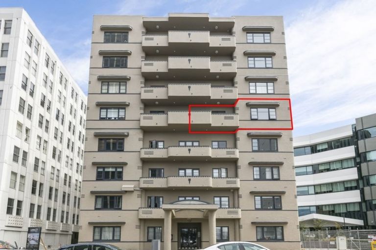 Photo of property in Westhaven Apartments, 15/127 Molesworth Street, Thorndon, Wellington, 6011