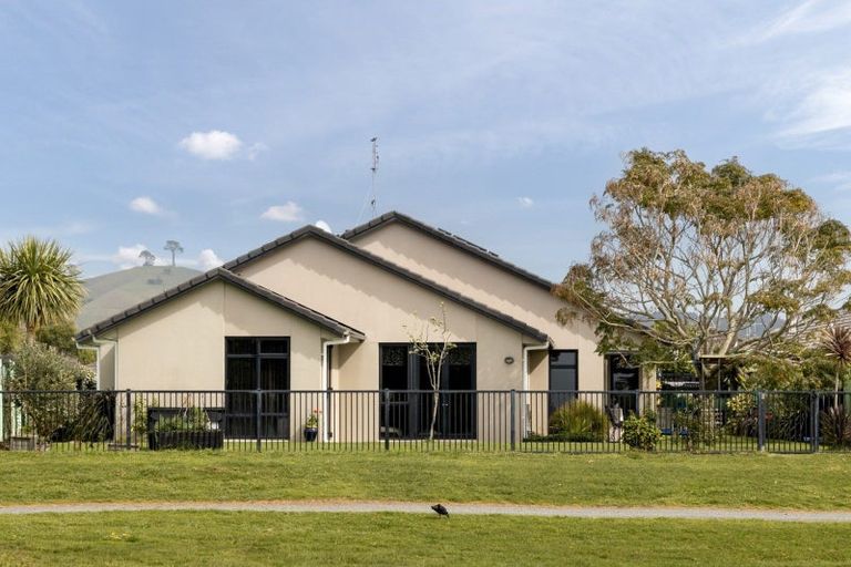 Photo of property in 26 Carrington Drive, Papamoa Beach, Papamoa, 3118