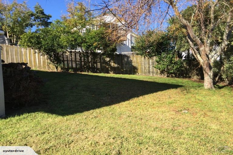 Photo of property in 7 Grenadine Place, Unsworth Heights, Auckland, 0632