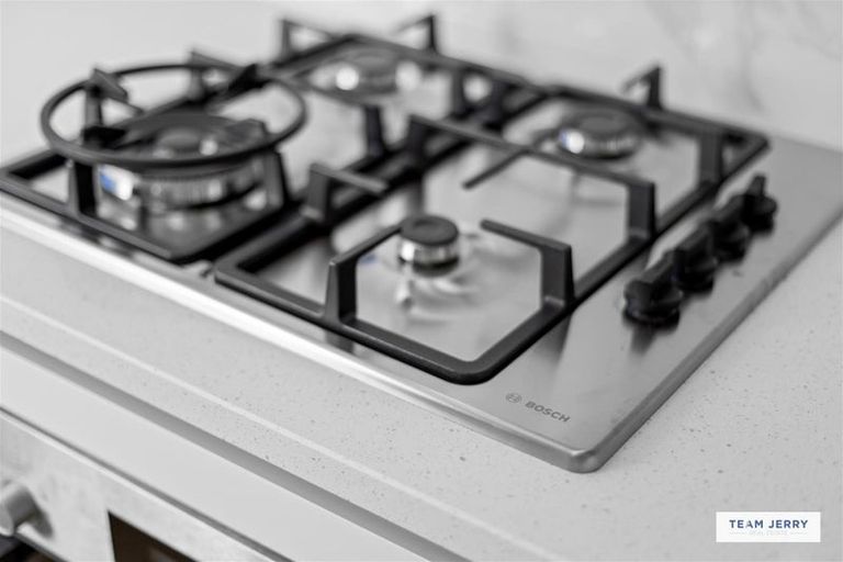 Photo of property in 30 Whare Kauri Road, Papakura, 2110