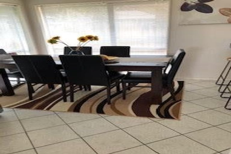 Photo of property in 1/25 Golfland Drive, Golflands, Auckland, 2013