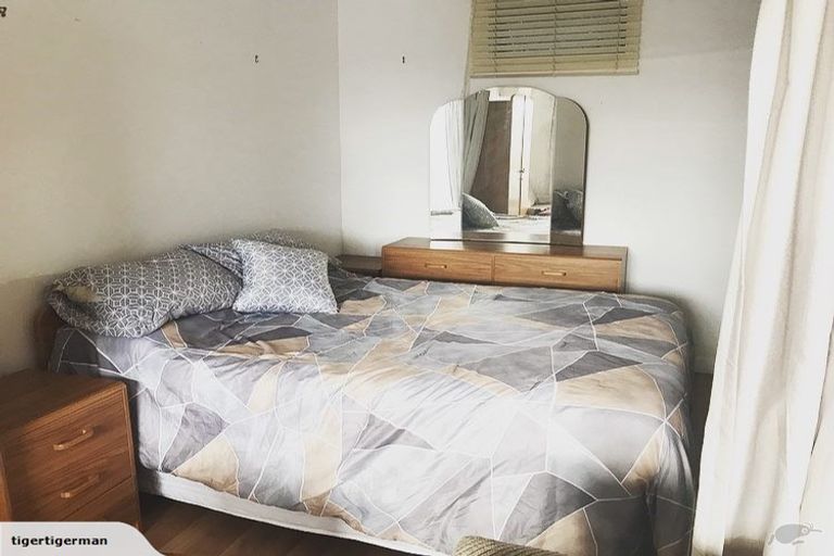 Photo of property in 38 Oruamo Place, Beach Haven, Auckland, 0626