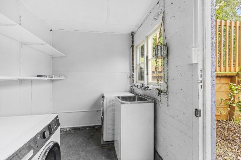 Photo of property in 5 Tui Terrace, Tawa, Wellington, 5028