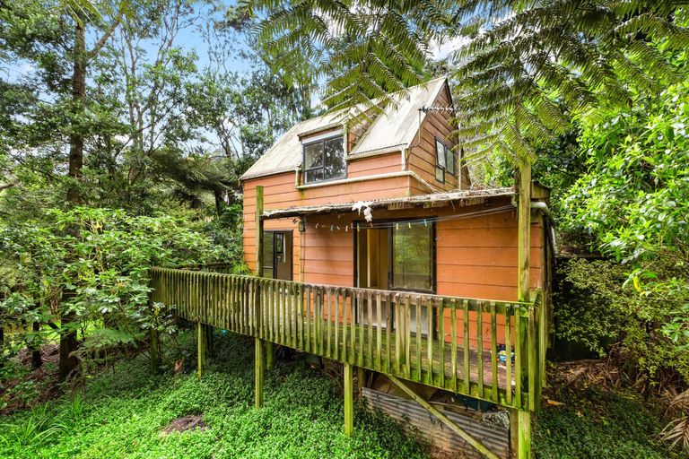 Photo of property in 59 Opanuku Road, Henderson Valley, Auckland, 0612
