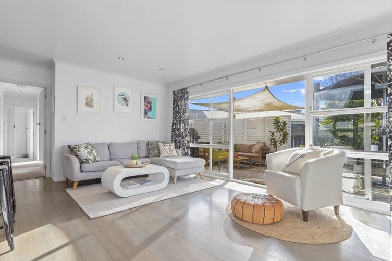 Photo of property in 4 Lynden Avenue, Hillcrest, Auckland, 0627