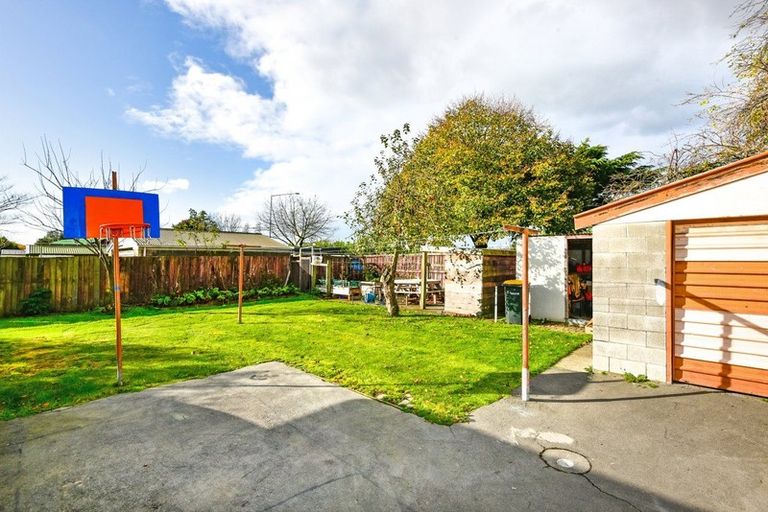 Photo of property in 33 Pensacola Crescent, Broomfield, Christchurch, 8042