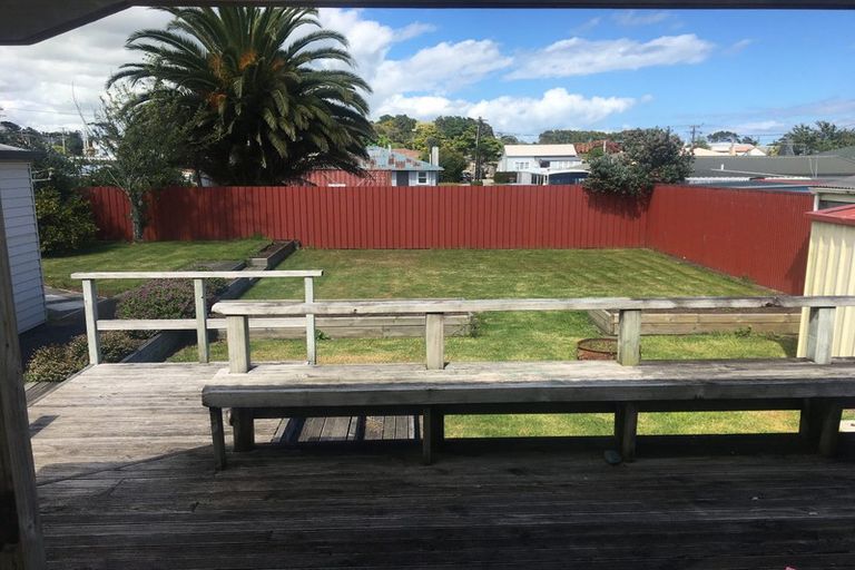 Photo of property in 75 Blake Street, Waitara, 4320