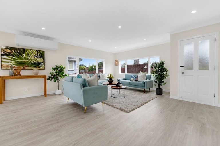 Photo of property in 5 Lane Road, Weymouth, Auckland, 2103