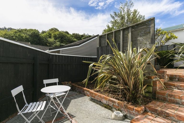 Photo of property in 15 Omar Street, Khandallah, Wellington, 6035