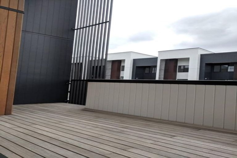 Photo of property in 71 Rangihina Road, Hobsonville, Auckland, 0616