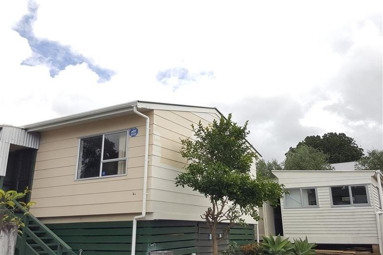 Photo of property in 2a Pine Street, New Lynn, Auckland, 0600