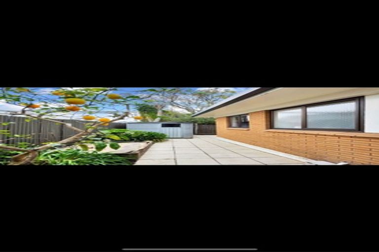 Photo of property in 1 Ray Small Drive, Papakura, 2110