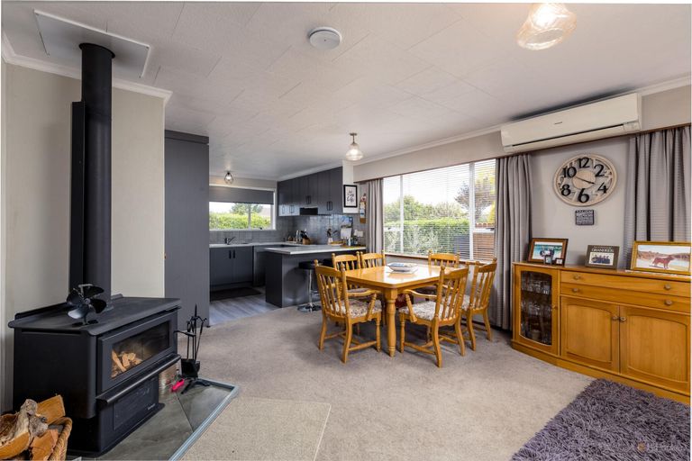 Photo of property in 11 Oxford Street, Waimate, 7924