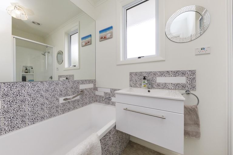 Photo of property in 67 Long Melford Road, Awapuni, Palmerston North, 4412