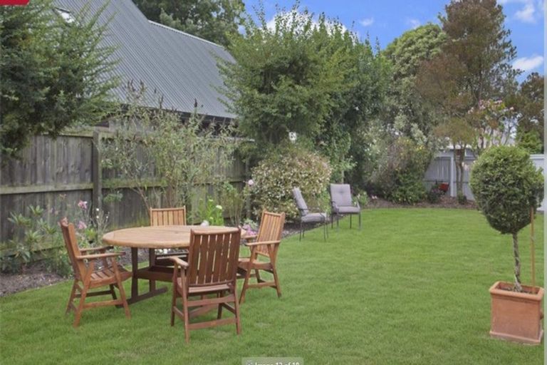 Photo of property in 77 Regency Crescent, Redwood, Christchurch, 8051