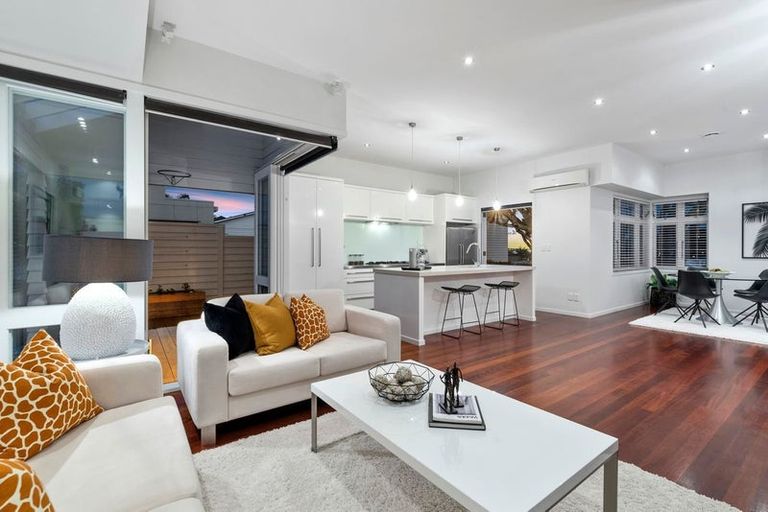Photo of property in 1/7 Fentham Road, Hauraki, Auckland, 0622