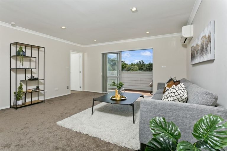 Photo of property in 19 Lynden Avenue, Hillcrest, Auckland, 0627