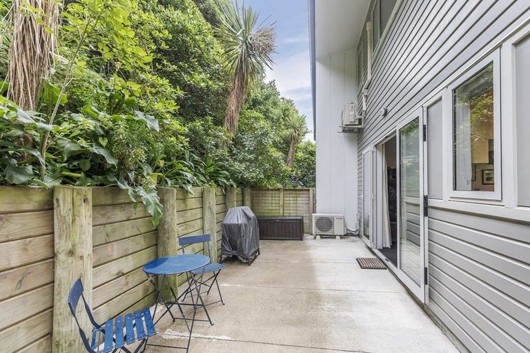 Photo of property in 8/74 Derwent Street, Island Bay, Wellington, 6023