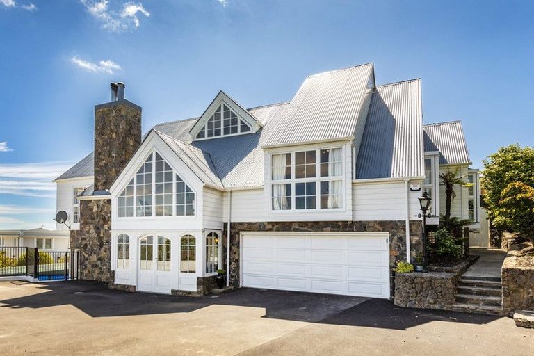 Photo of property in 81a Dyers Pass Road, Cashmere, Christchurch, 8022