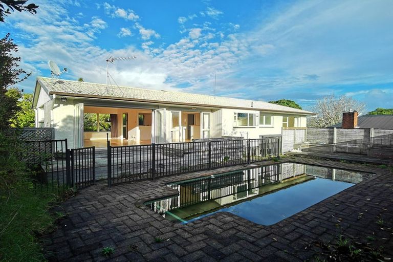 Photo of property in 3 Santa Rosa Terrace, Forrest Hill, Auckland, 0620
