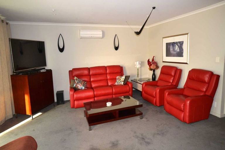Photo of property in 209/136 Marine Parade, Mount Maunganui, 3116