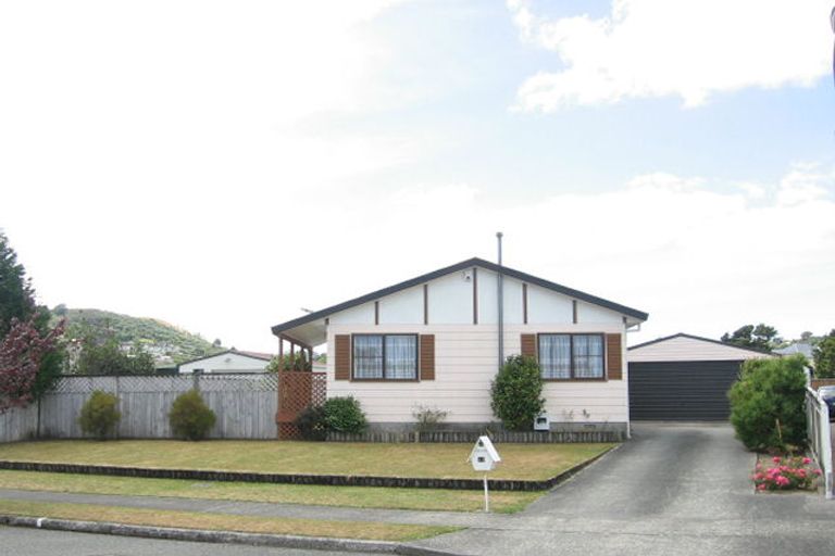 Photo of property in 12 Memphis Grove, Totara Park, Upper Hutt, 5018