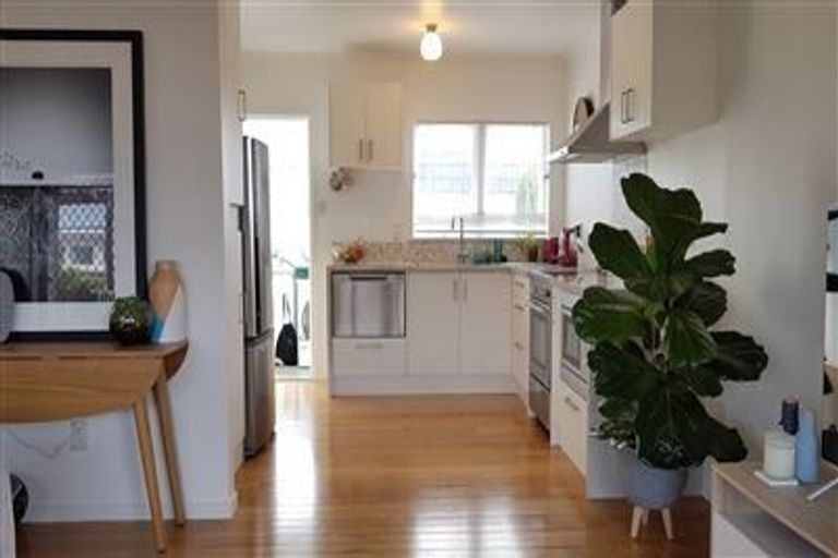 Photo of property in 4/6 Hart Road, Hauraki, Auckland, 0622