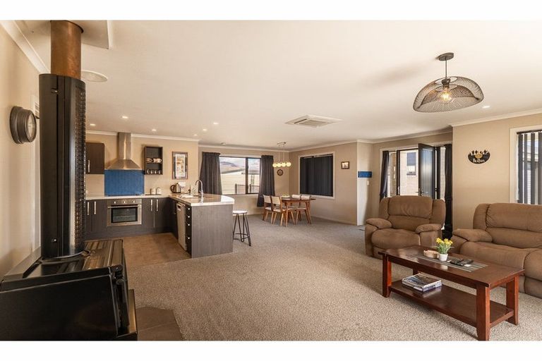 Photo of property in 15 Greenfield Place, Twizel, 7901
