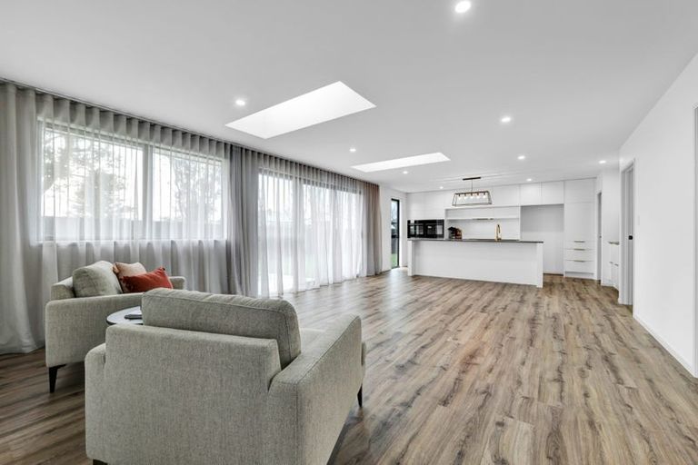 Photo of property in 74 Turuturu Road, Hawera, 4674