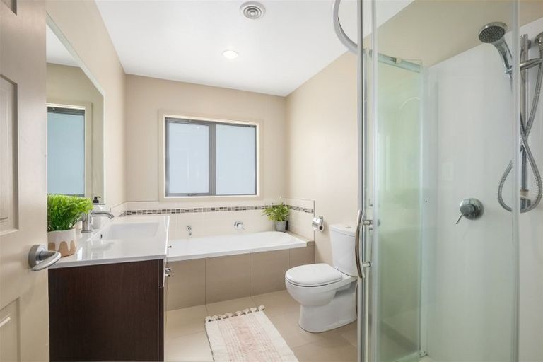 Photo of property in 30 Aotea Drive, Aotea, Porirua, 5024